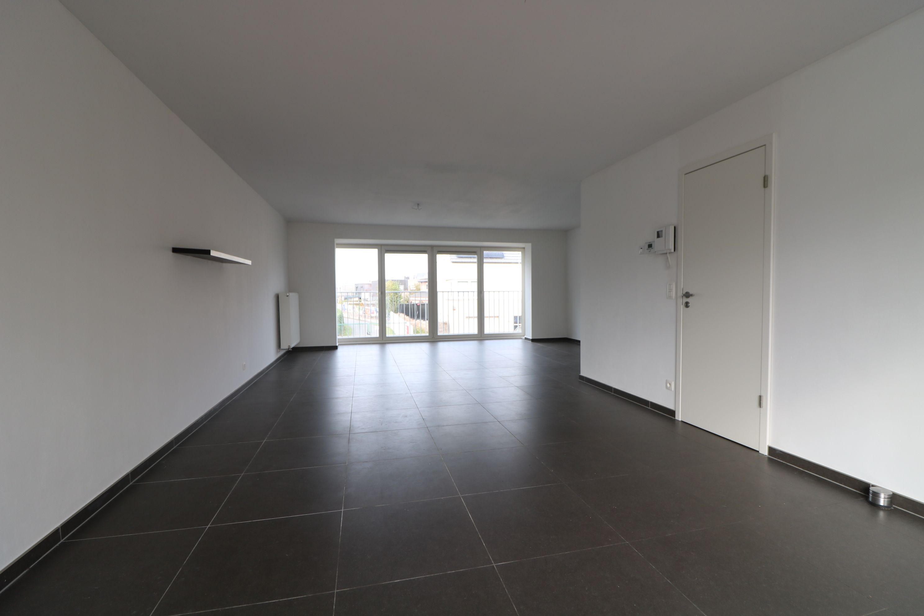 Recente ruime woning met 3 slaapkamers, dubbele garage en tuin foto 8