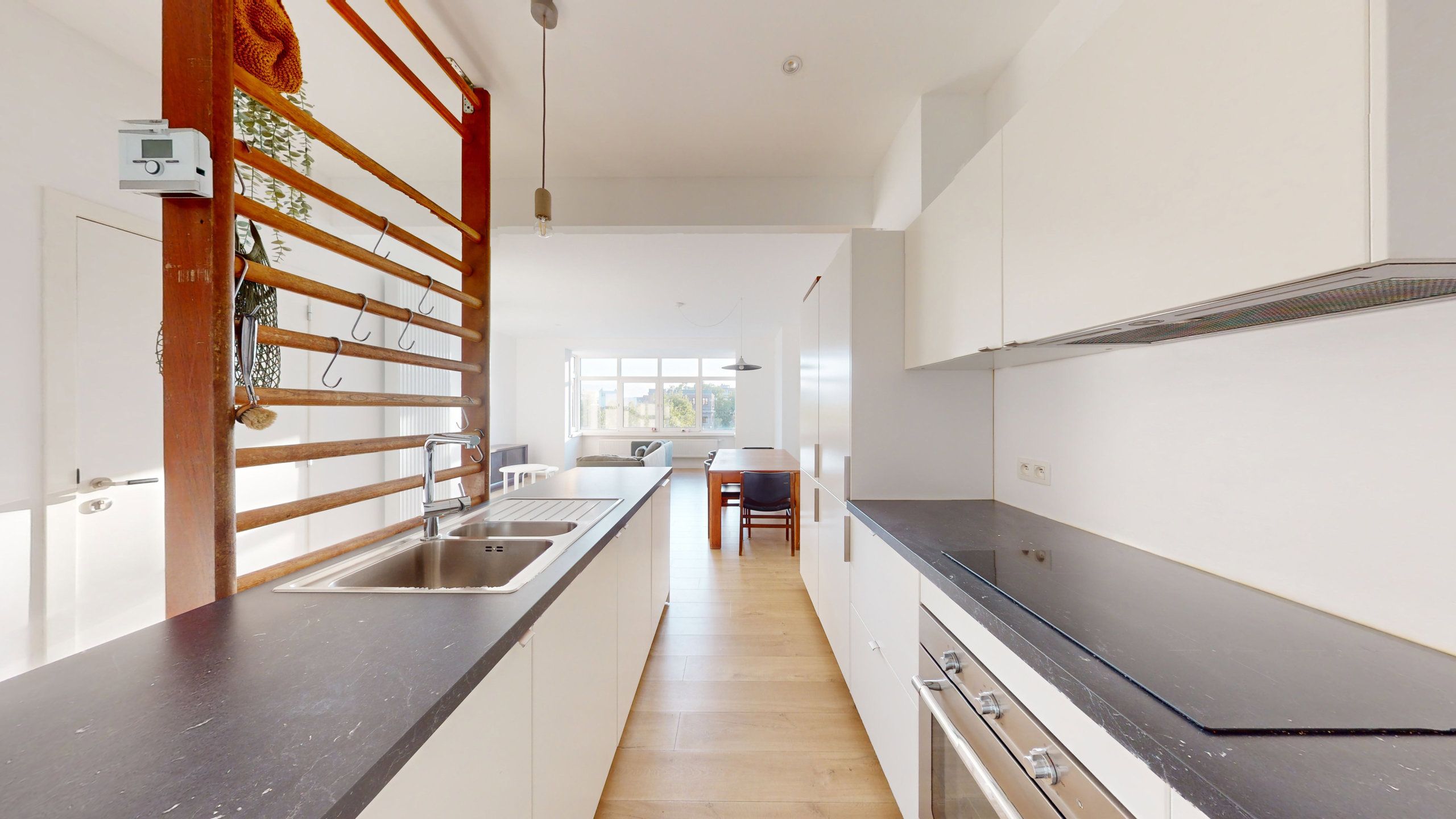 Gemeubeld zonnig appartement met twee slaapkamers foto 3