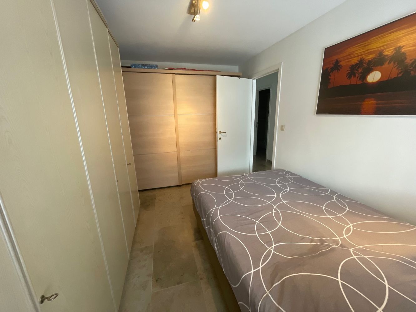 Prachtig ruim appartement met twee slaapkamers en een zongericht terras. foto 11
