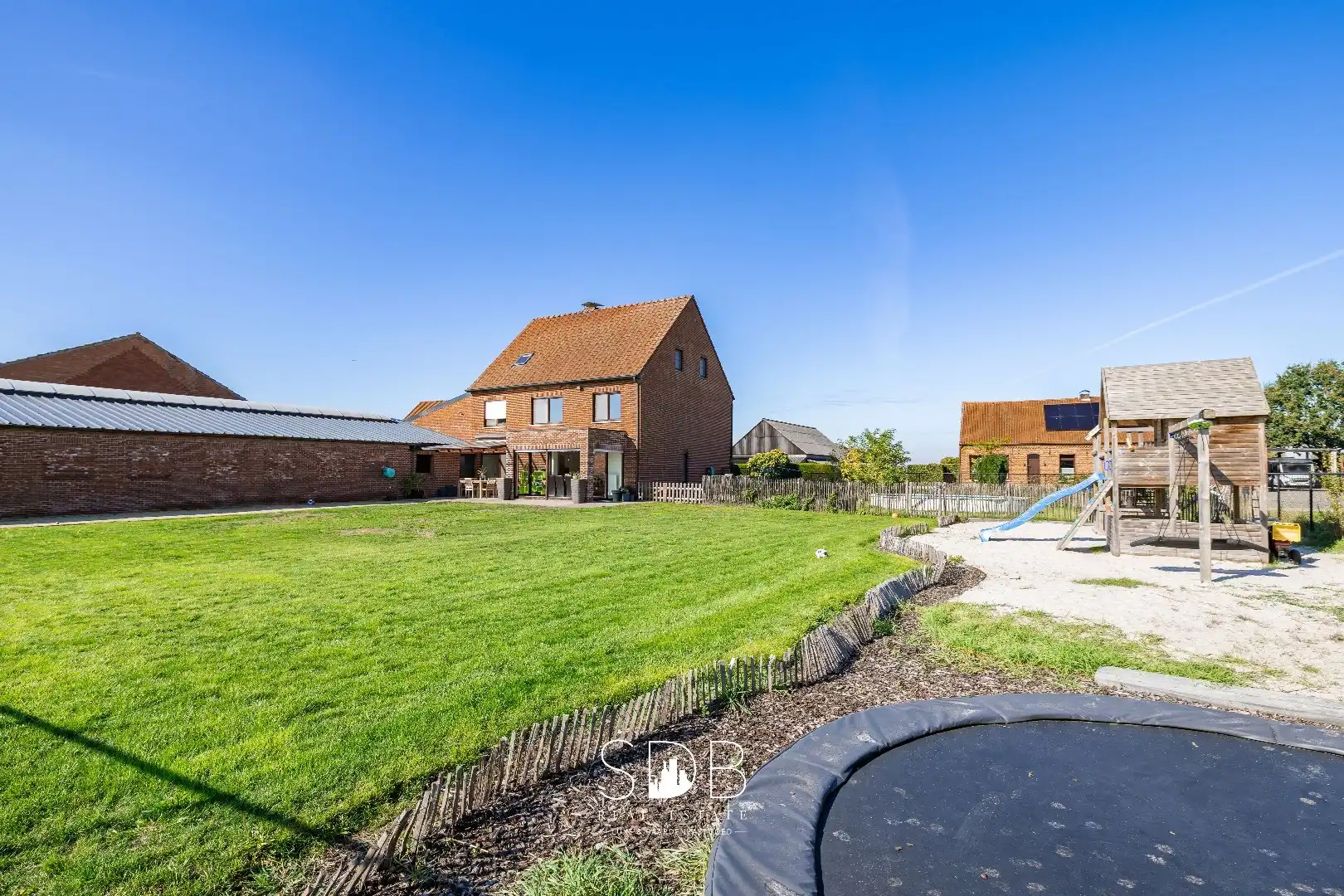 Hedendaagse woning met hippische accommodatie op 17.782m² foto 22