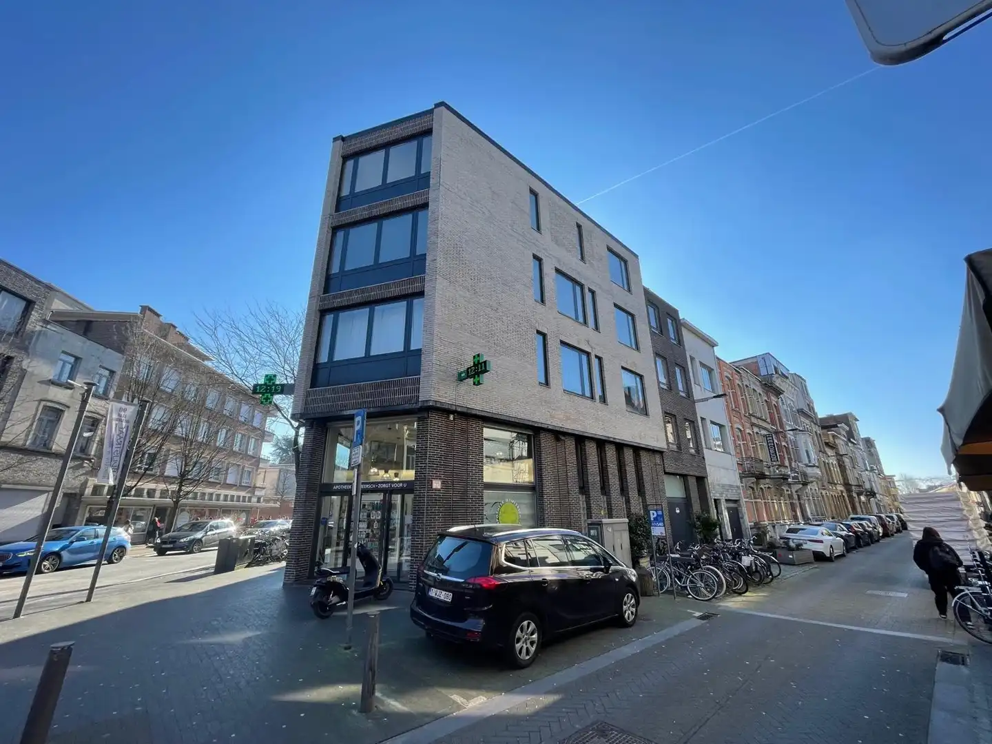 APPARTEMENT MET TERRAS foto {{pictureIndex}}