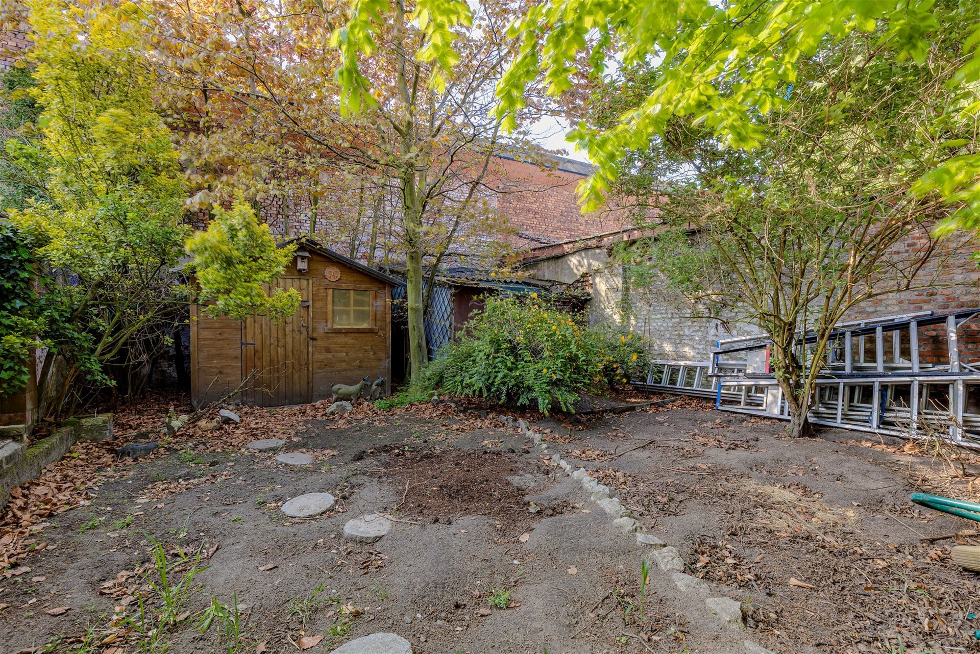 Ruim te renoveren huis met tuin en garage foto 14