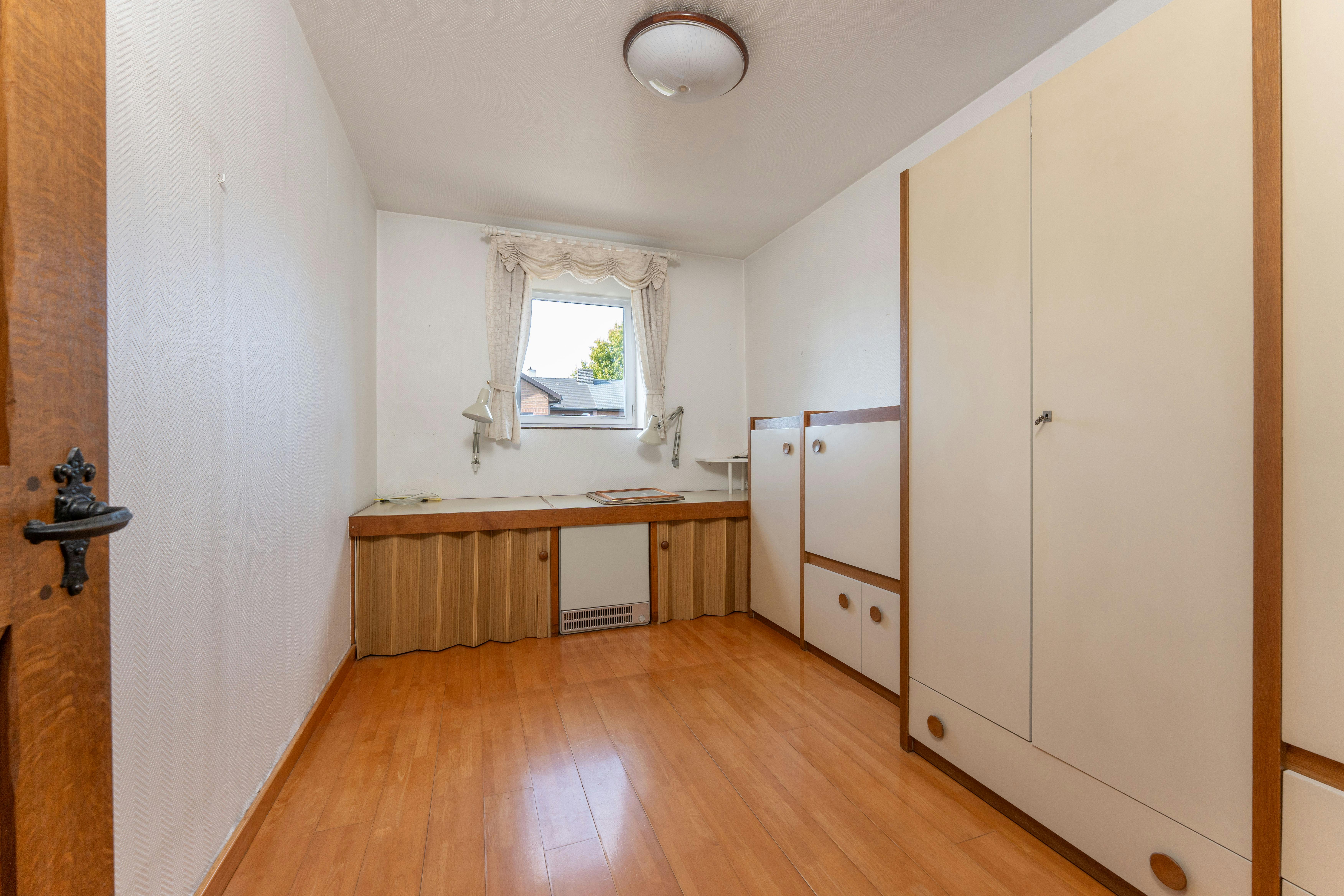 Vrijstaande villa met potentieel in Merellaan te Kortrijk foto 15