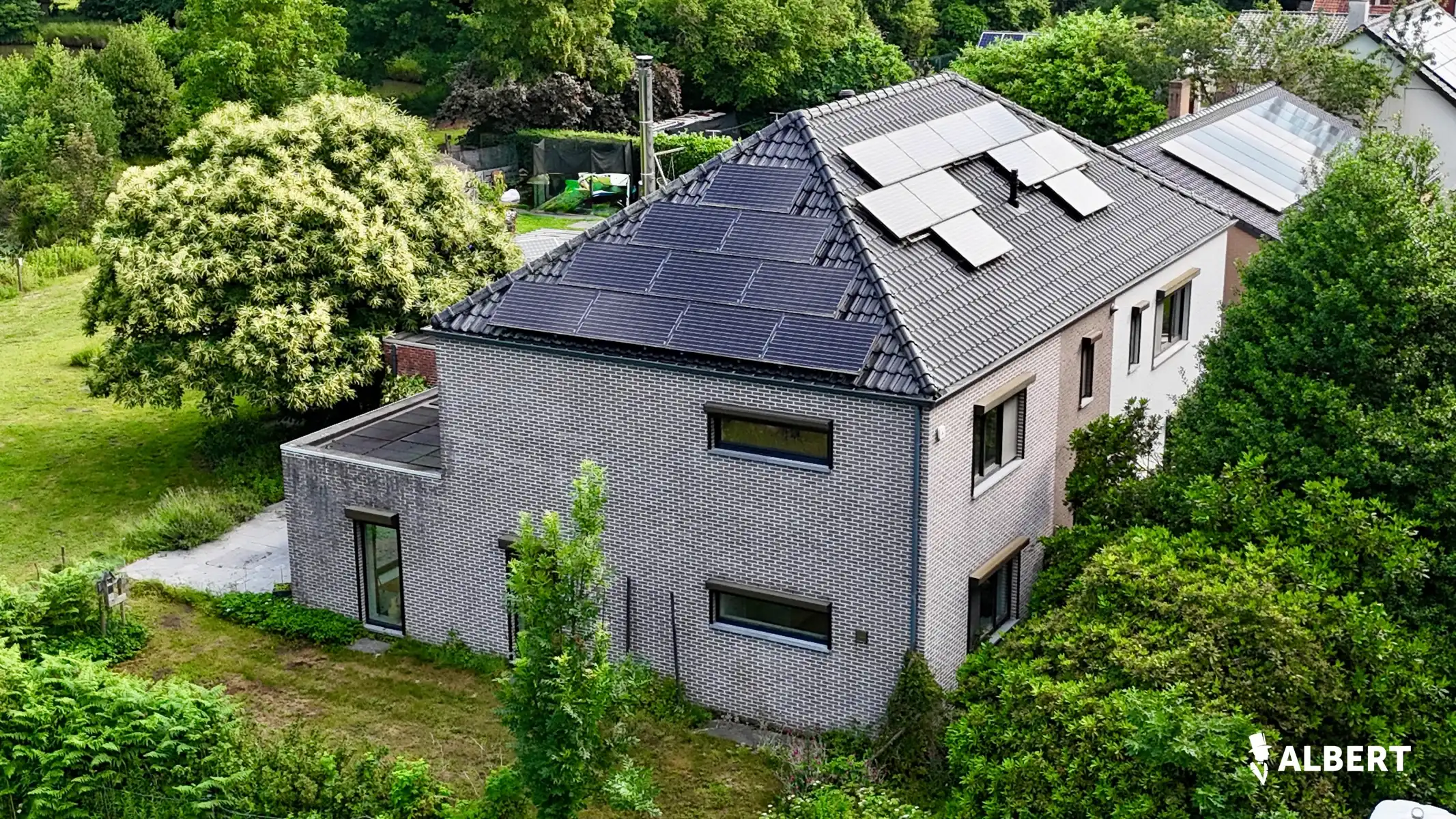 Exclusief landhuis met panoramisch zicht op vijver en bossen foto 4