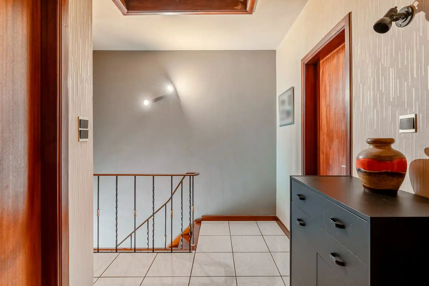 Zeer goed onderhouden en instapklare woning met drie slaapkamers, gezellige stadstuin en achter gelegen garage te Wijgmaal ! foto 11