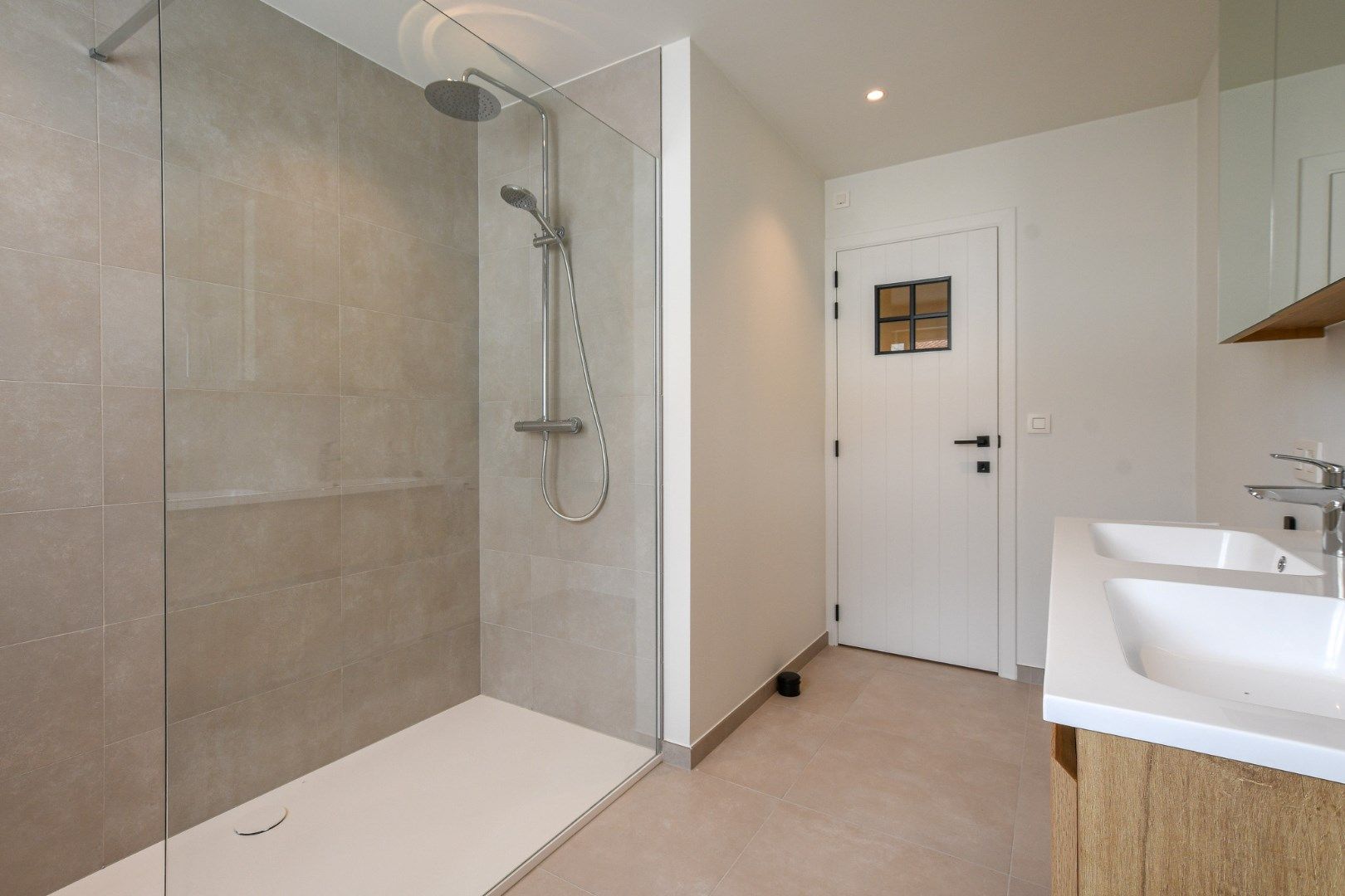 Prachtige gerenoveerde villa in het hart van Lissewege – wonen in stijl en comfort! foto 29