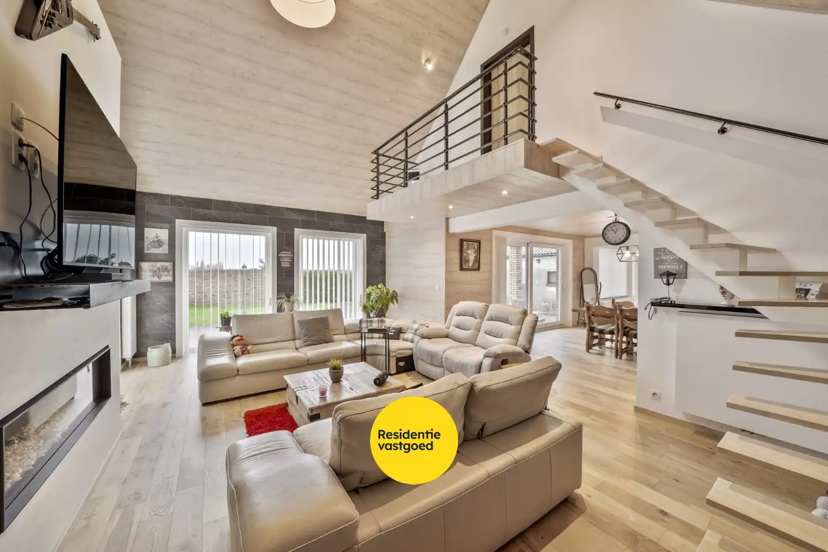 Alleenstaande woning op ruim perceel met vernieuwd woongedeelte en loods (80 m²) foto 8