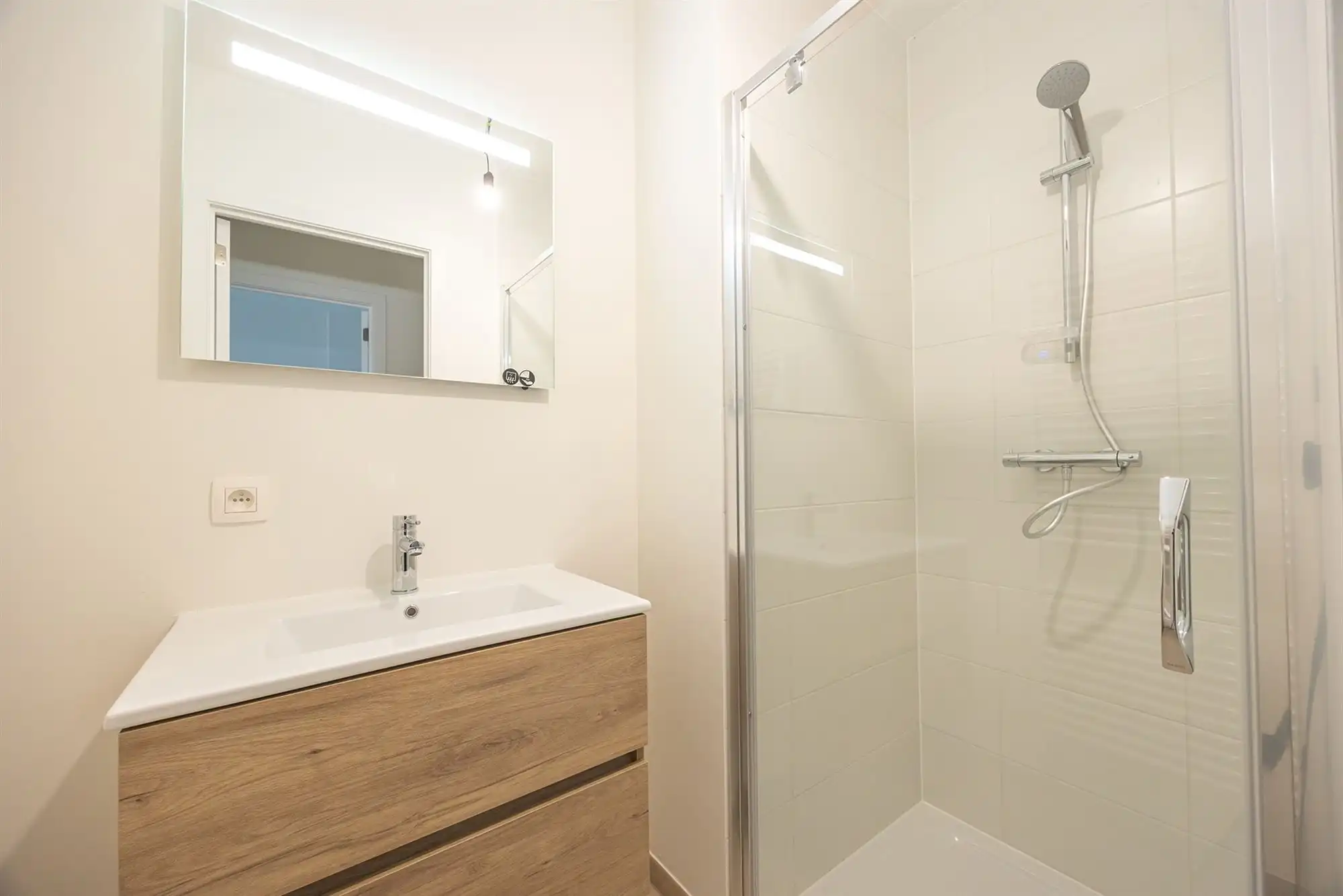 Shigeru Ban: app. met 3 slpkmrs., 2 bank. en 2 terrassen foto 28