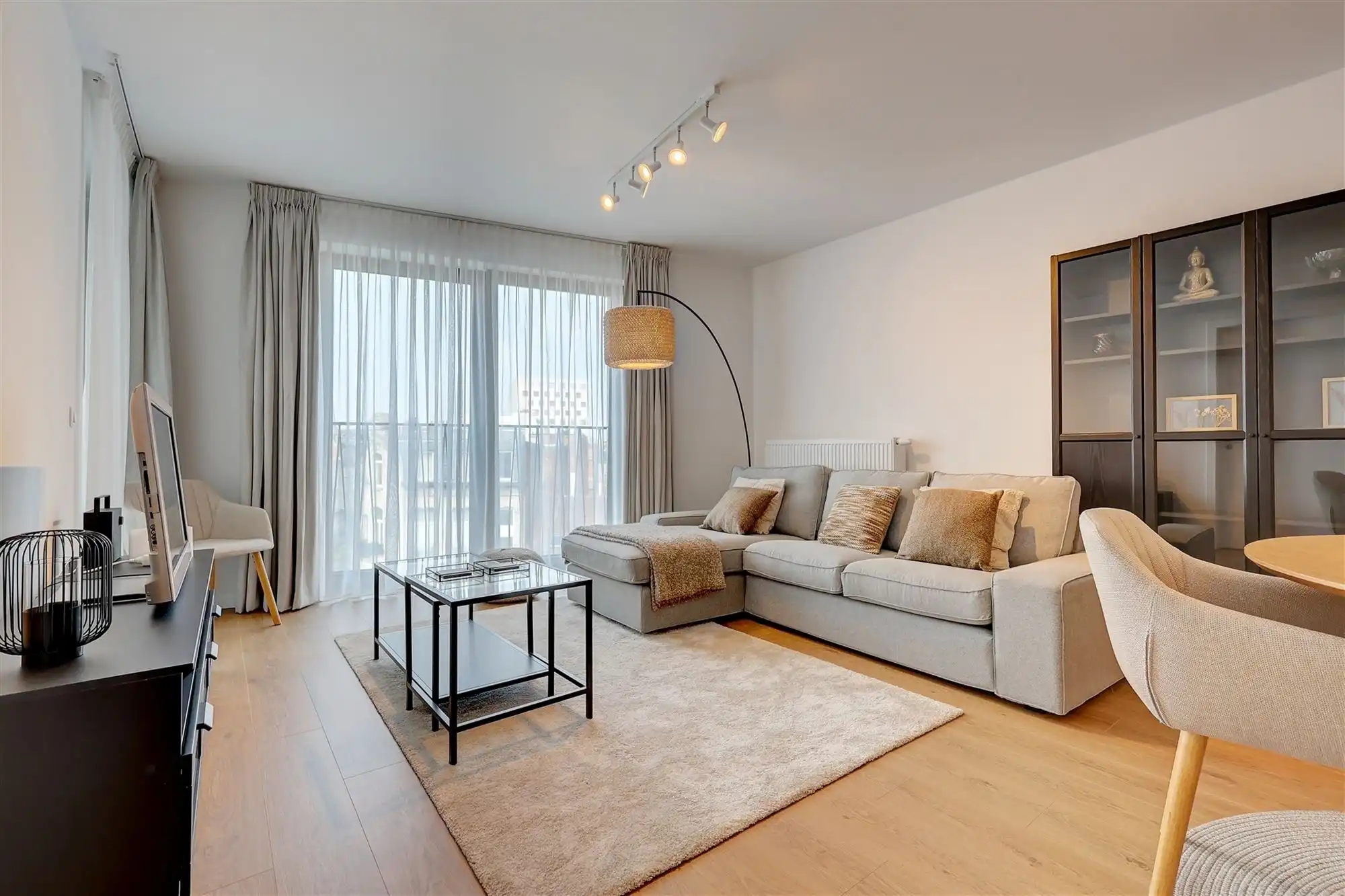 Nieuw gemeubeld appartement met 3 slaapkamers en 3 badkamers Antwerpen foto 3