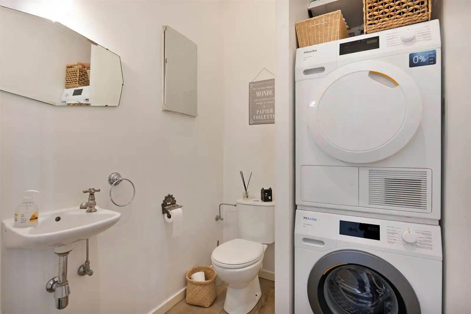 Stijlvol appartement met karakter foto 17