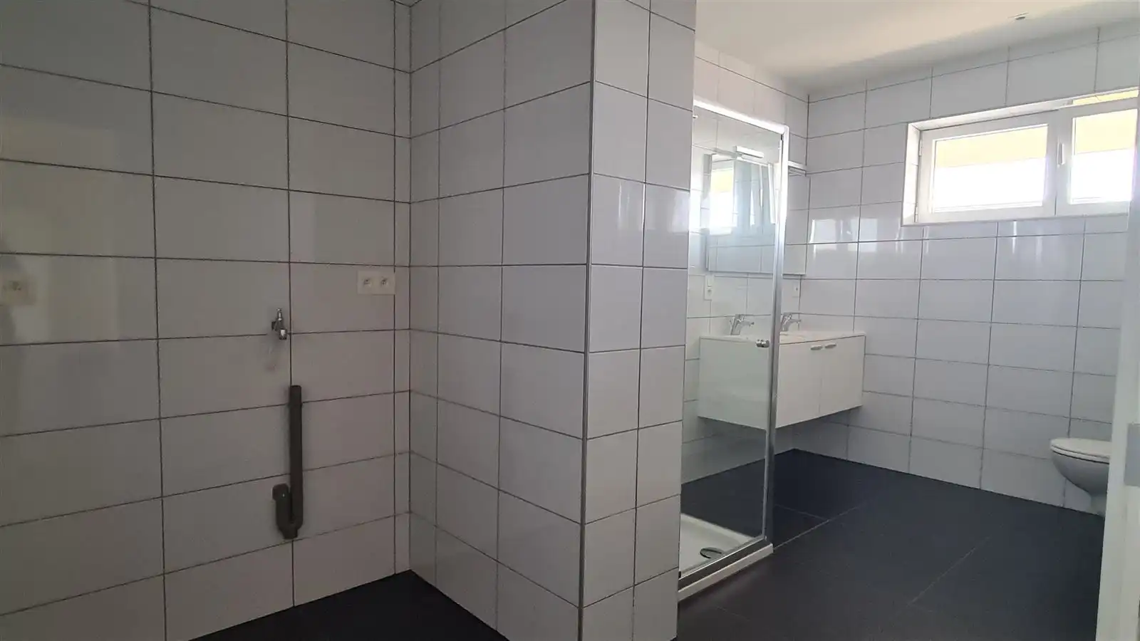 Recent appartement op bovenste verdieping nabij centrum Hoeselt foto 8