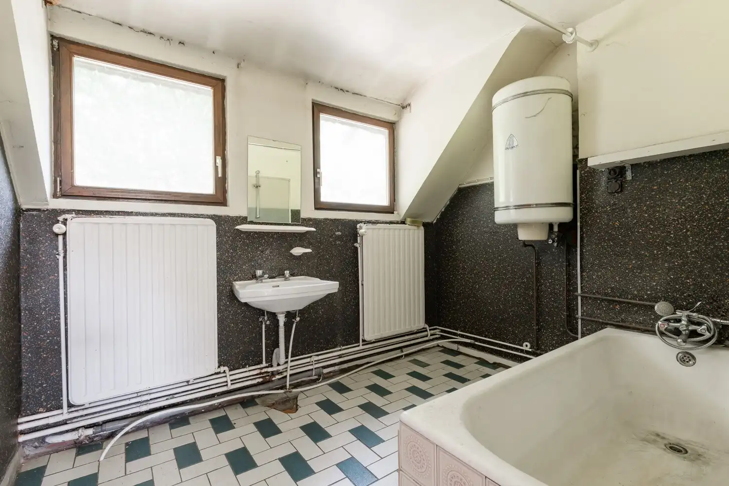 Ruime multifunctionele woning met een toonzaal en een schitterend perceel van 1108 m²! foto 30