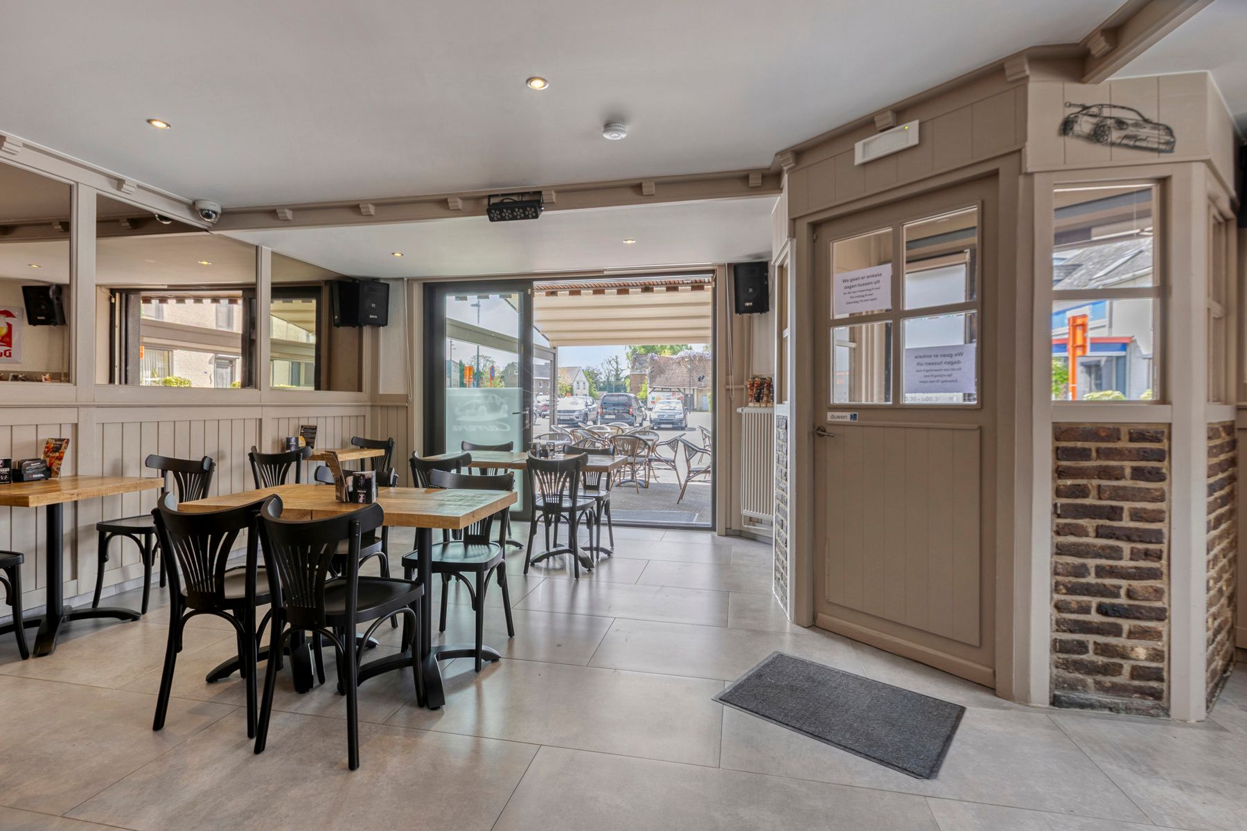 Taverne met appartement foto 8