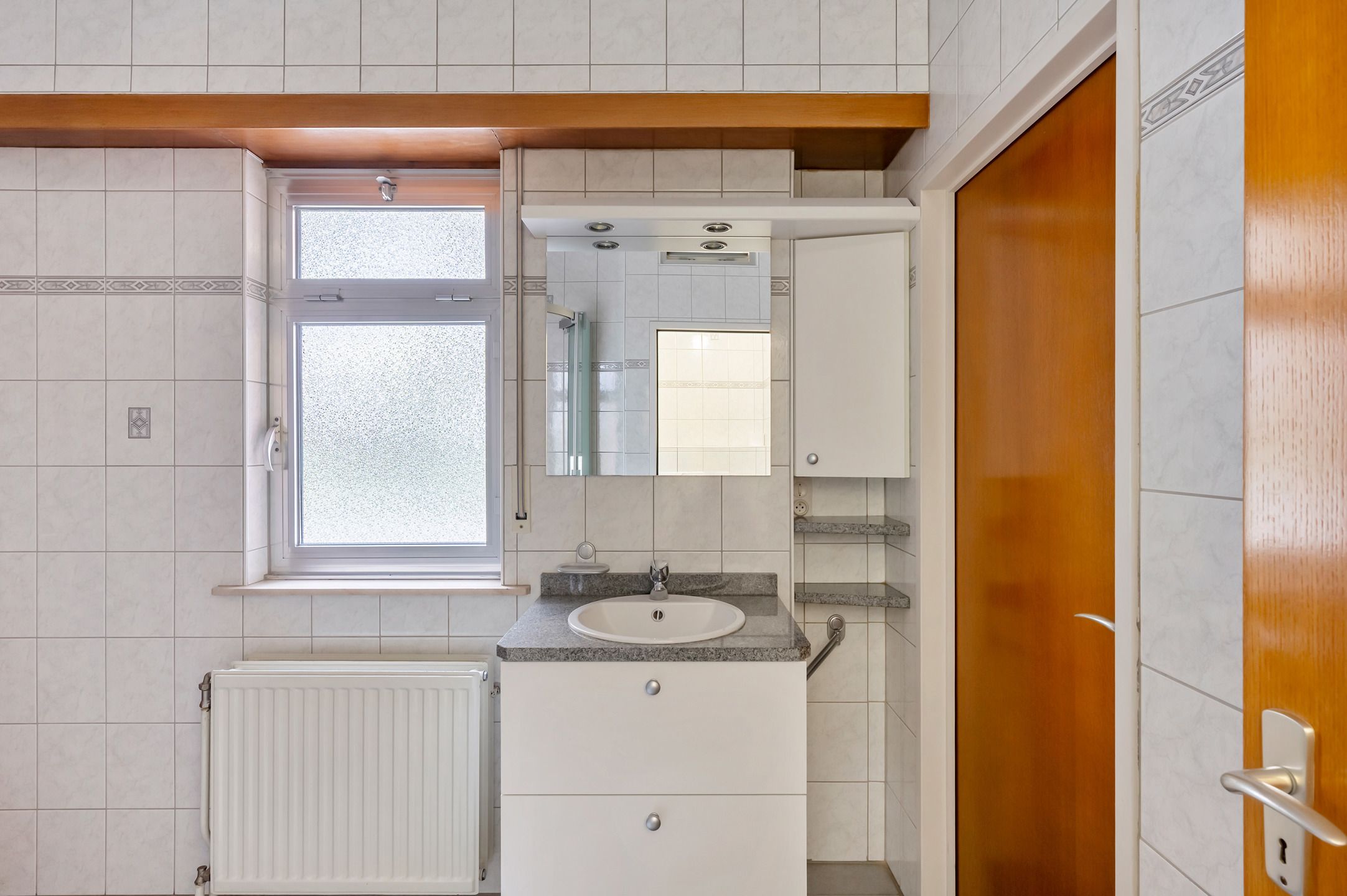 Goed onderhouden gelijkvloerse woning met 4 slaapkamers foto 19