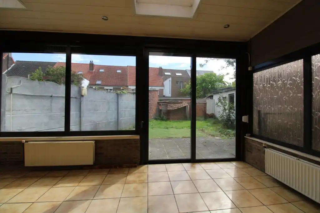 Zeer mooie halfopen woning met garage op gunstige ligging foto 14