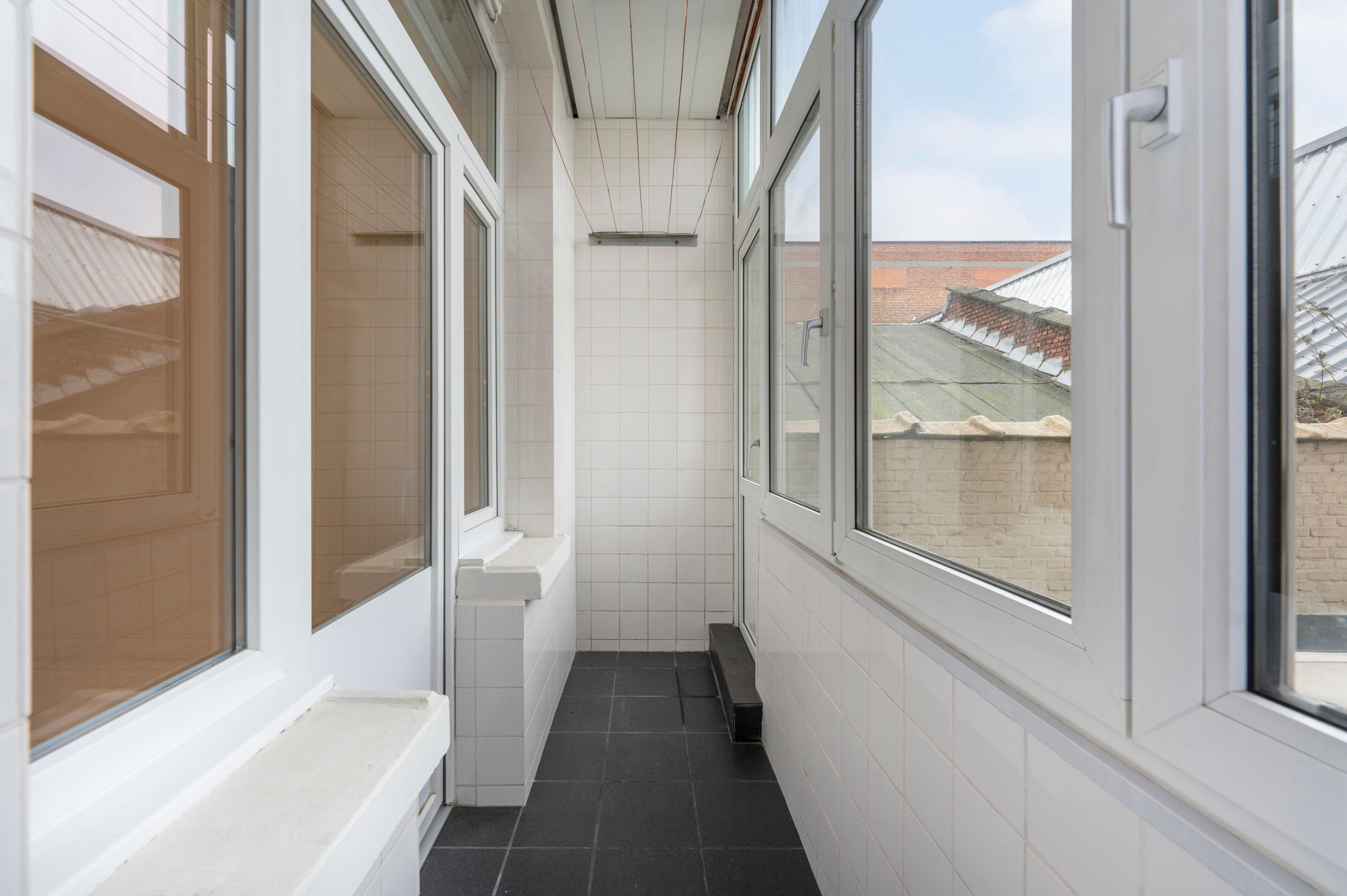 Charmant 2-slaapkamer appartement met industriële touch foto 10