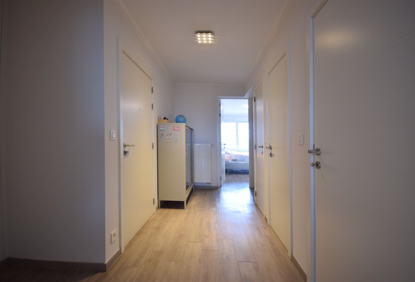 INSTAPKLAAR APPARTEMENT MET TERRAS EN GARAGE  foto 5