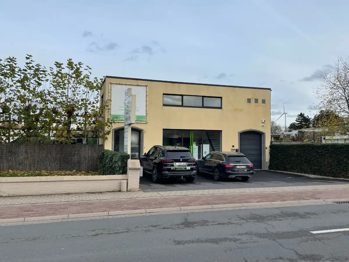 TOONZAAL + MAGAZIJN + KANTOOR foto 5