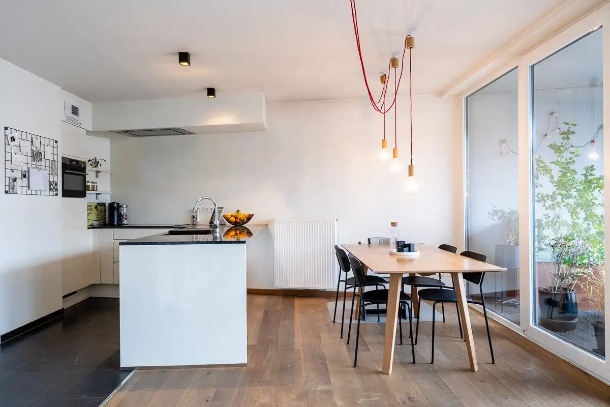 Ruim appartement met 3 slaapkamers en ondergrondse parkeerplaats foto 3