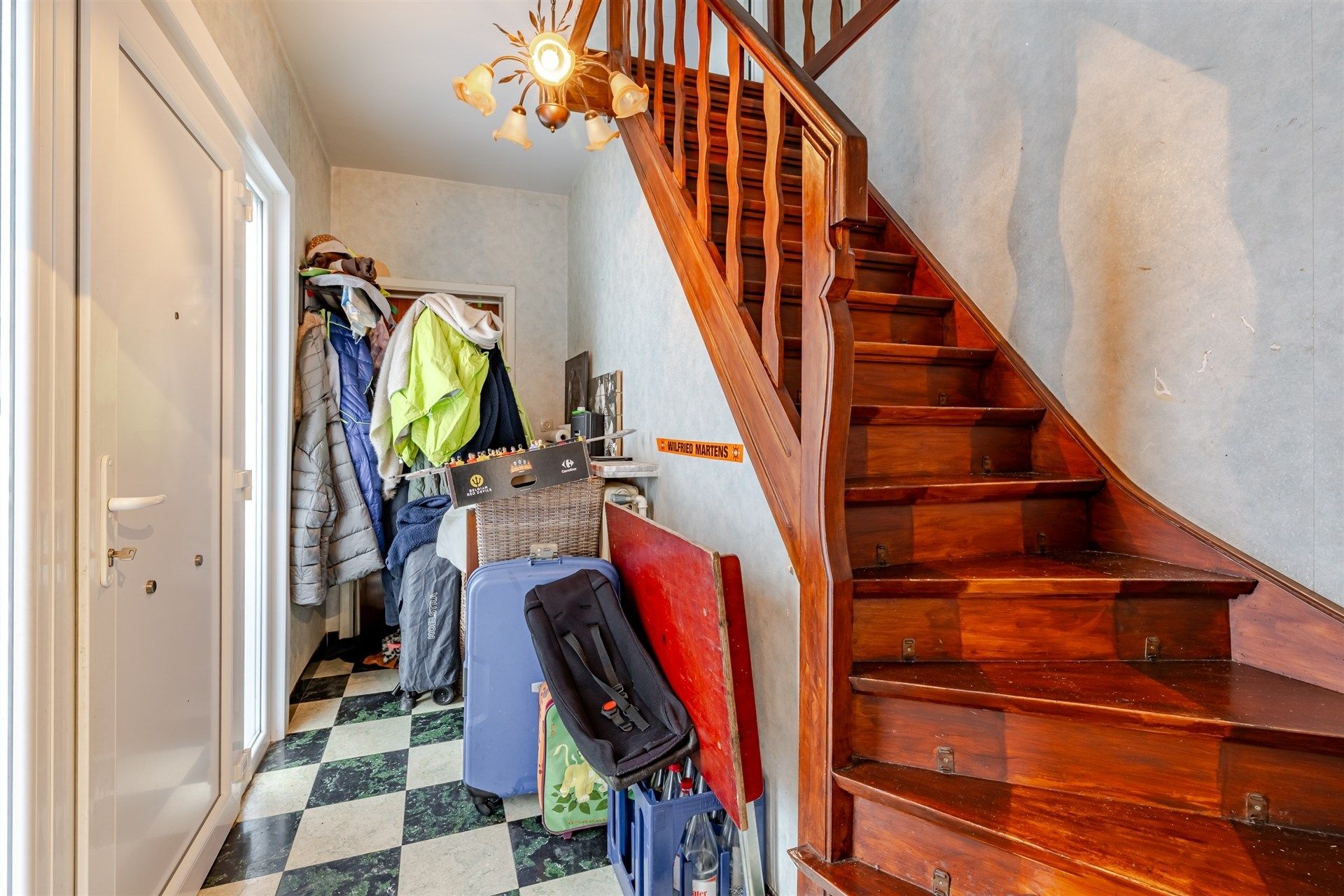 Op te frissen woning met supertoffe tuin, nabij het centrum! foto 10