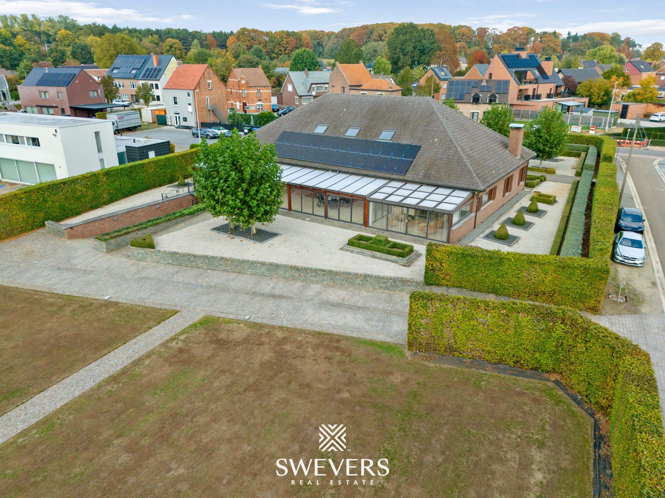 Villa met 395m² woonruimte op 48a zuidgericht perceel foto 34