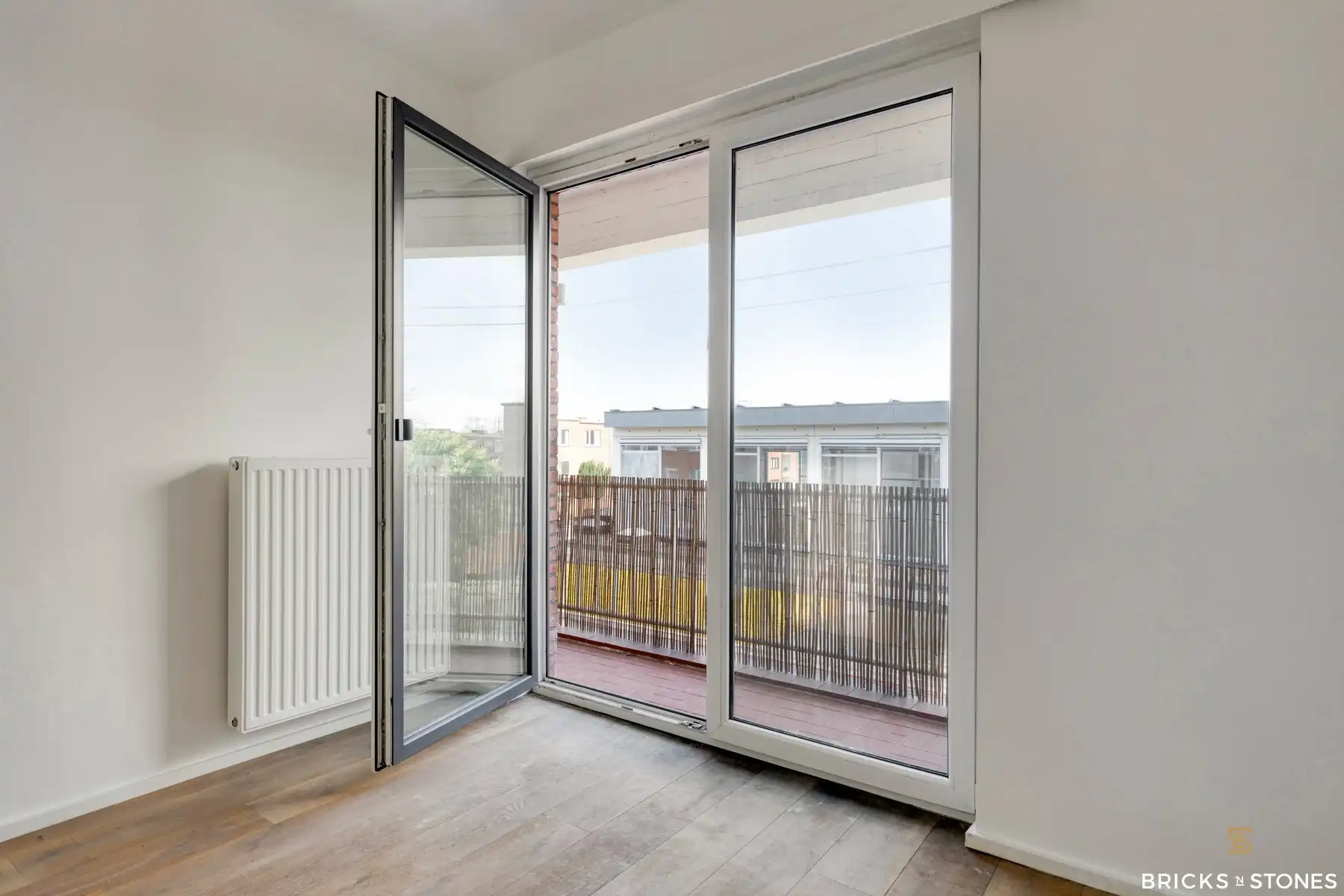 Lichtrijk 3-slaapkamerappartement met terras foto 7
