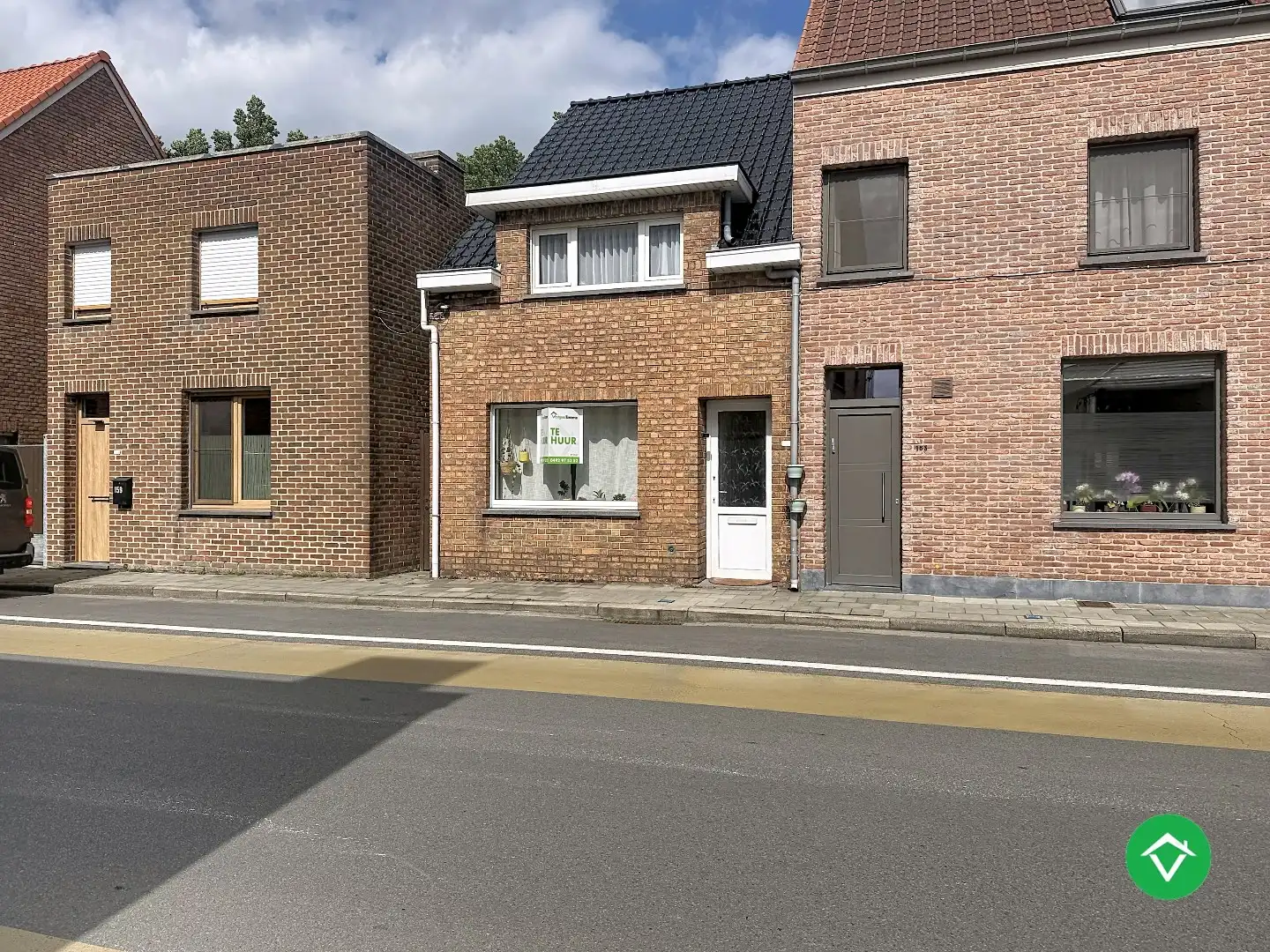 Woning met twee slaapkamers en tuin te Eernegem foto {{pictureIndex}}