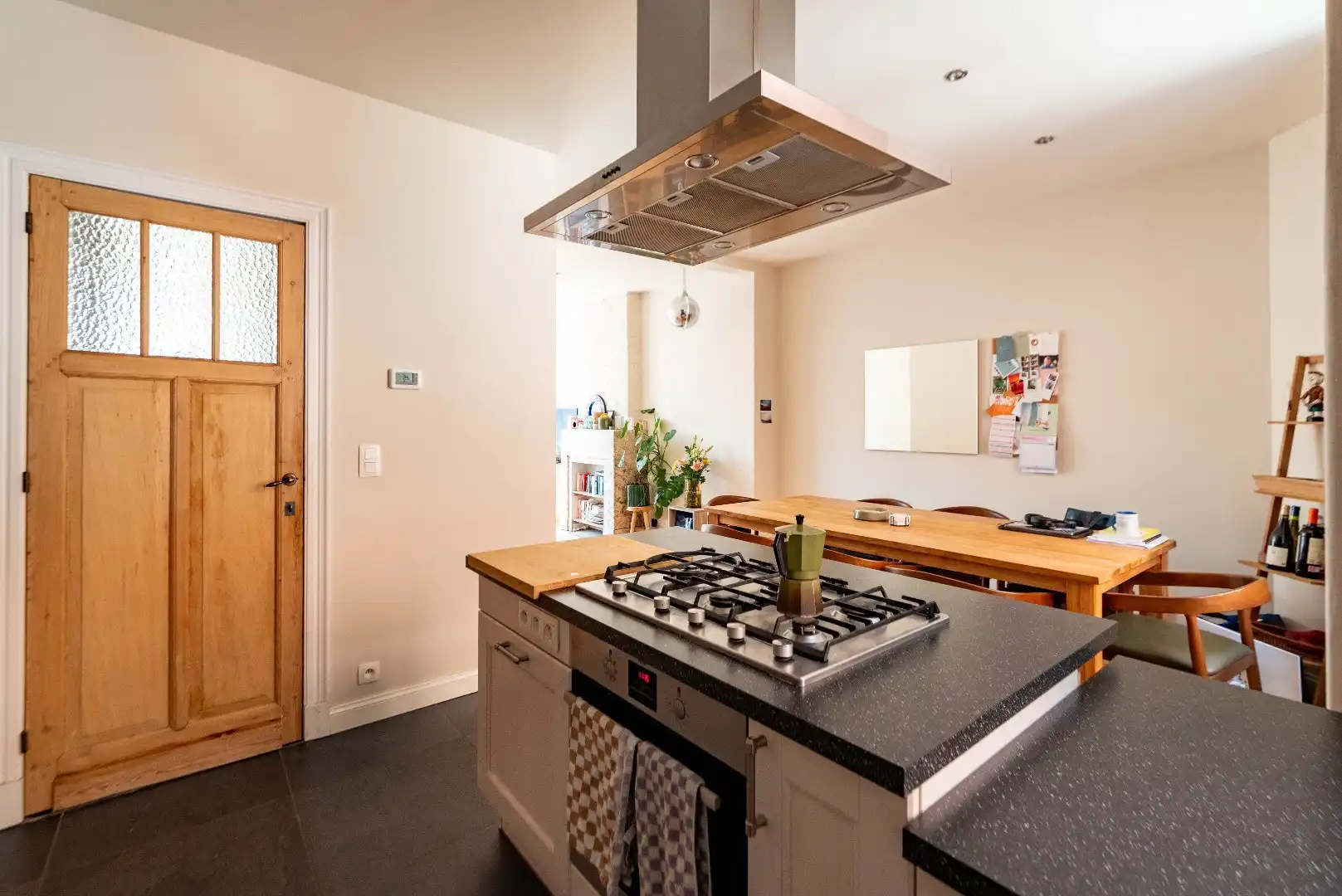 Charmante en veelzijdige woning met studio, 2 slaapkamers foto 4