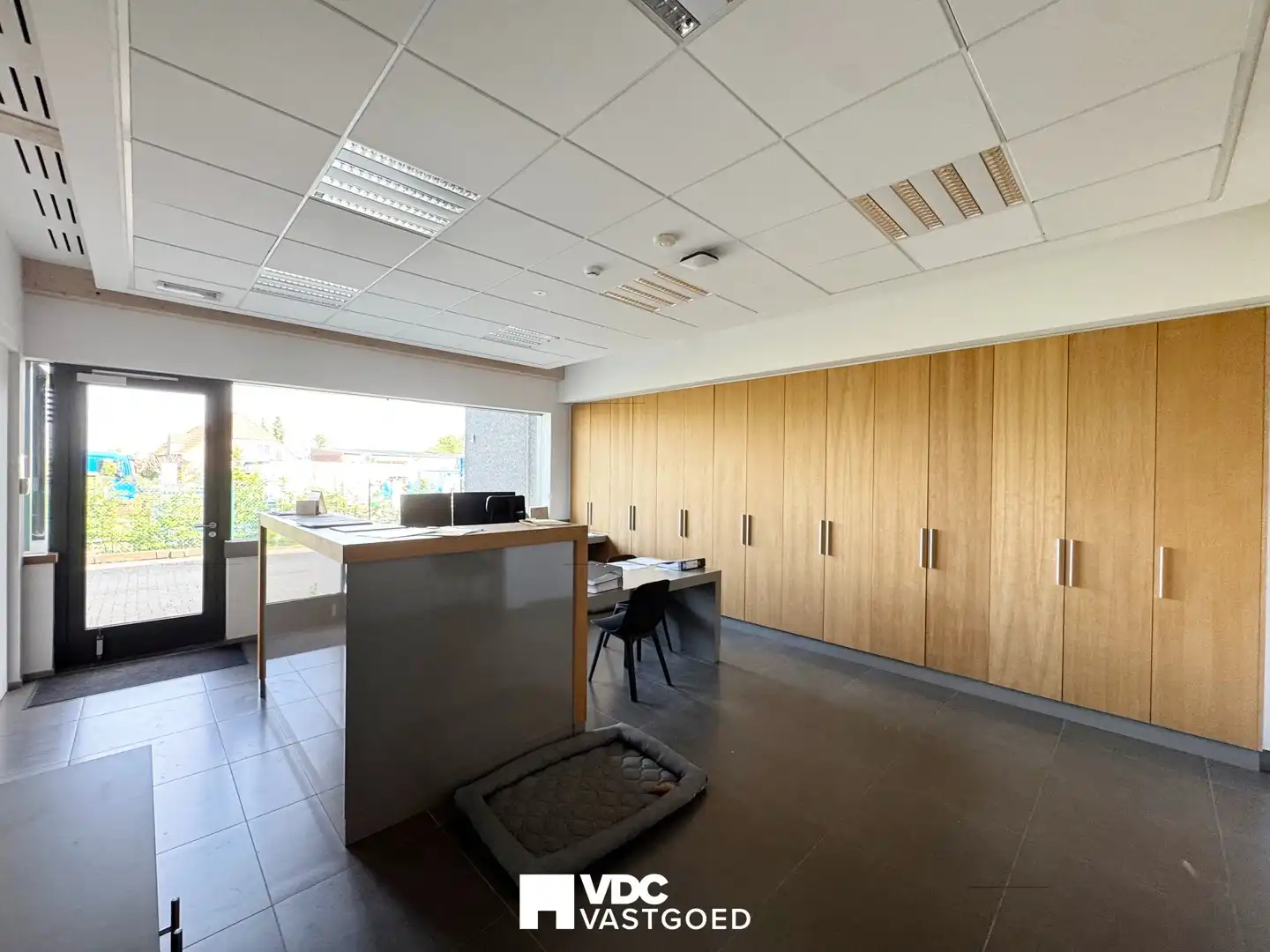 Representatief bedrijfscomplex met kantoren, dubbele industriehal, vergaderfaciliteiten, woongelegenheid en zonnepanelen foto 21