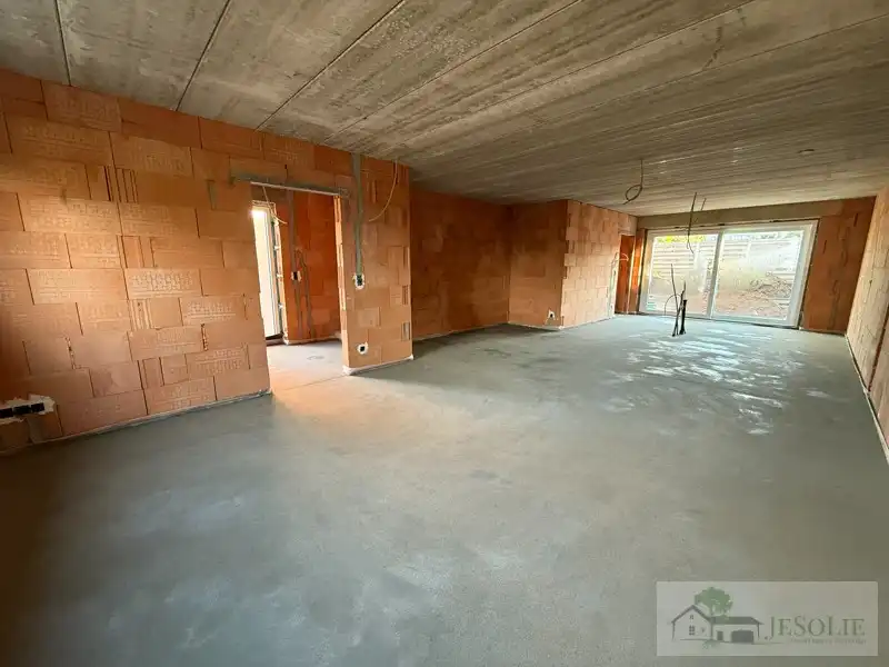 Moderne, energiezuinige woning- volledig afgewerkt incl. carport. foto 6