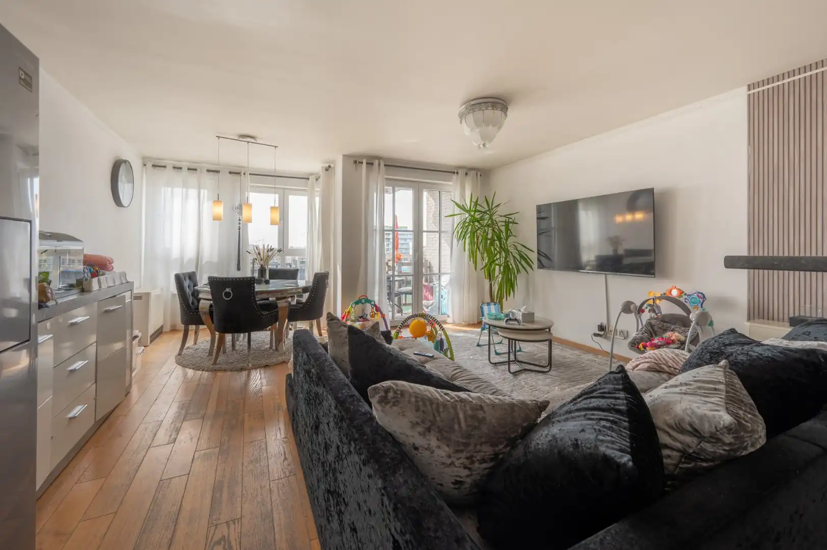 Zonnig appartement met 2 slaapkamers en terras met zicht op de jachthaven foto 4
