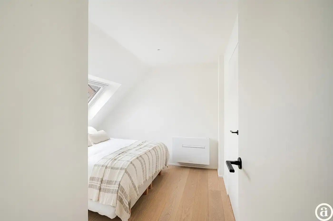 Gerenoveerde villa met 4slaapkamers en grote tuin in Knokke. foto 21