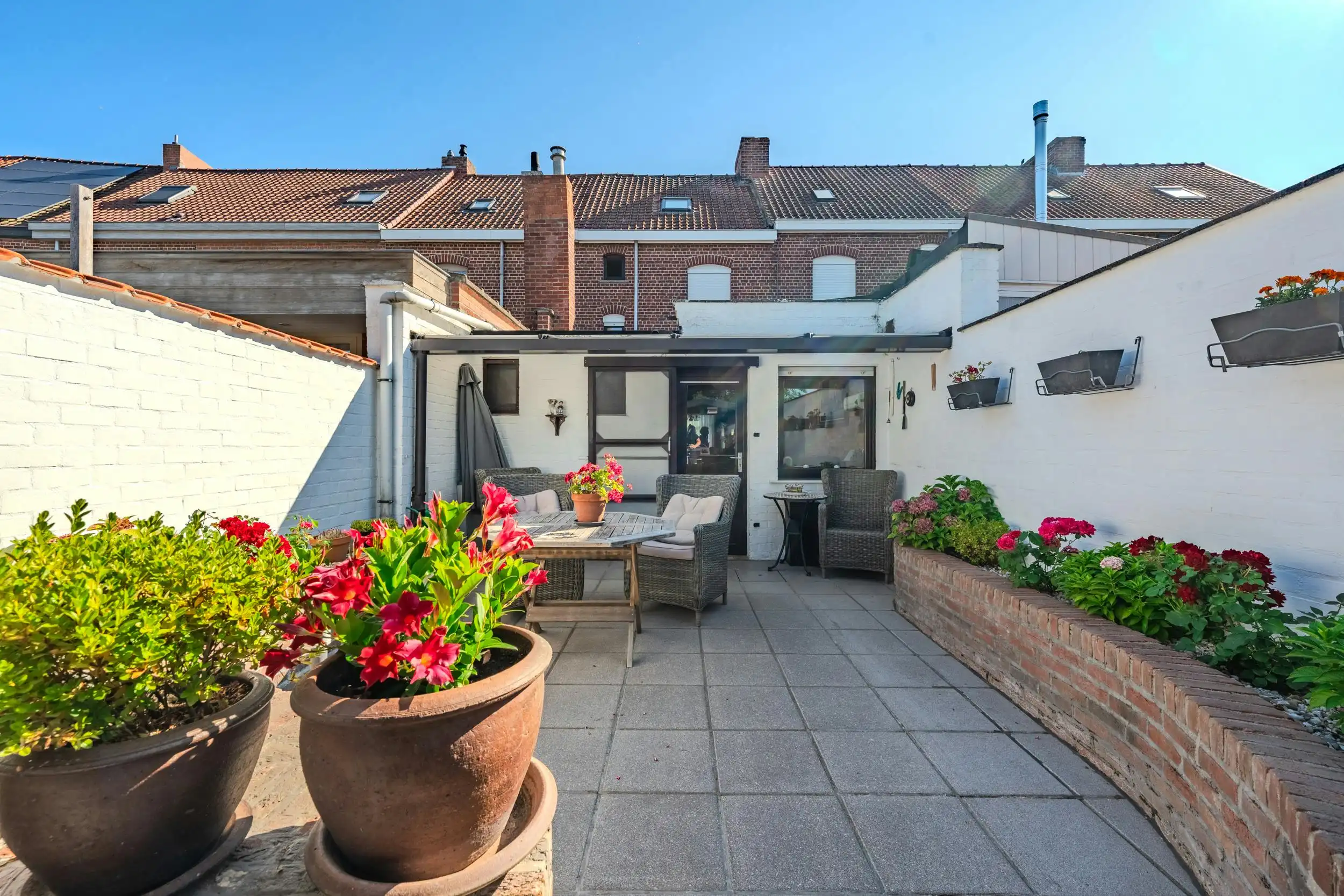 Huis te koop in Ieper met zongerichte tuin én garage foto 5