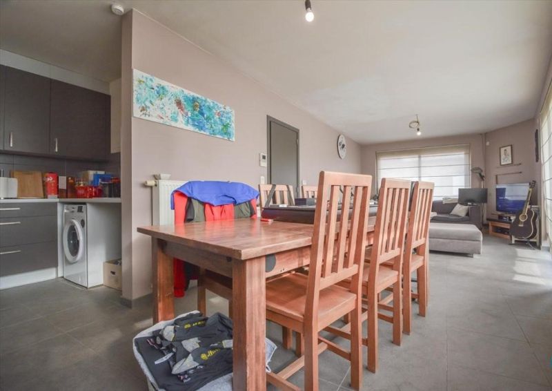 Stijlvolle en energiezuinige woning met garage in het bruisende centrum van Roeselare foto 4