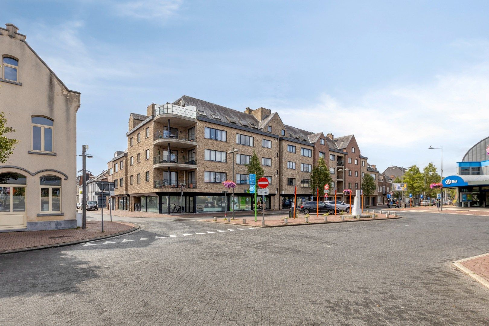 Goed onderhouden en gunstig gelegen app met 2 slpks. foto 21