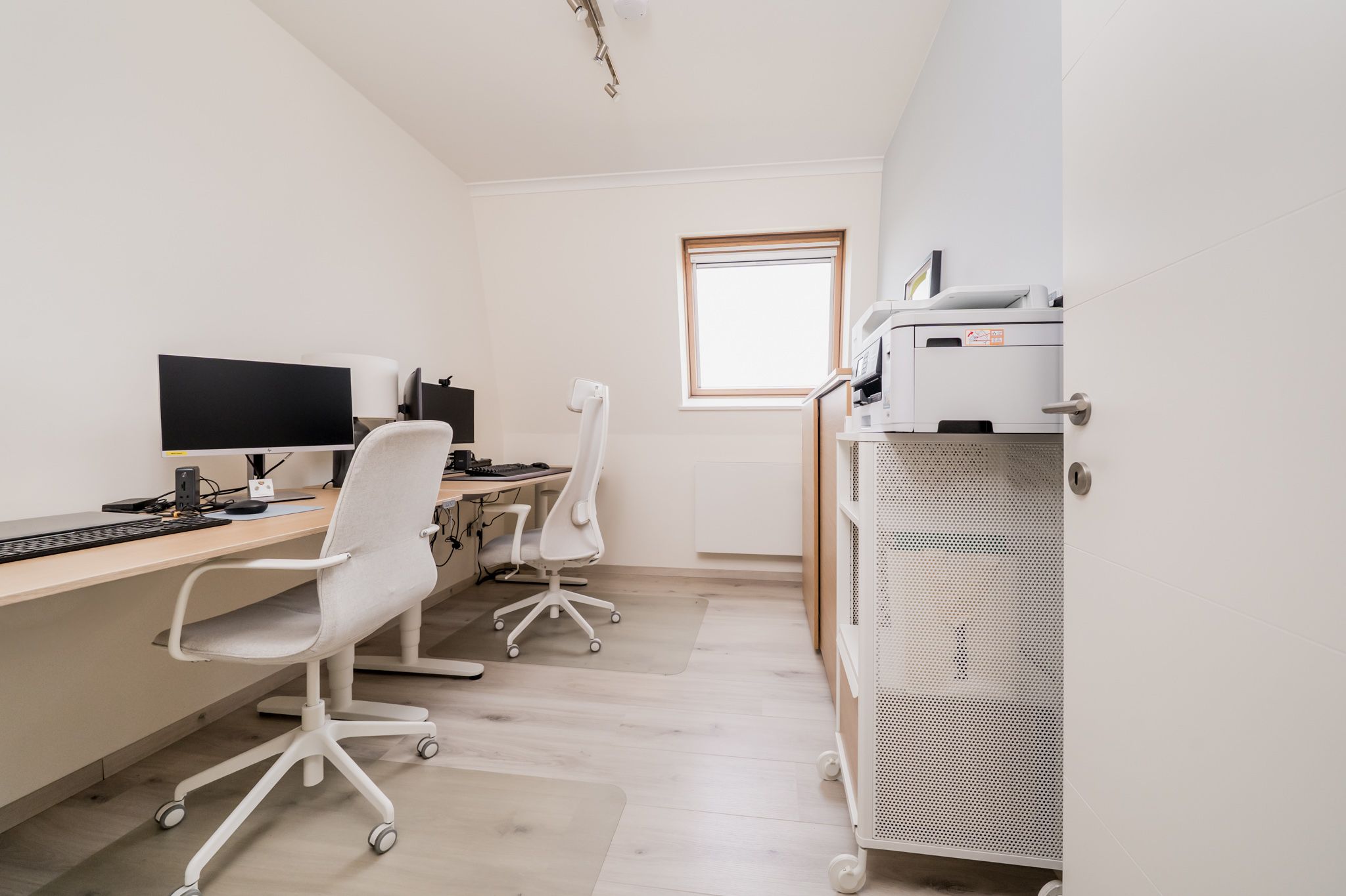Ruim, lichtrijk hoekappartement (3 slpks) – volledig gerenoveerd – toplocatie te Diegem foto 12