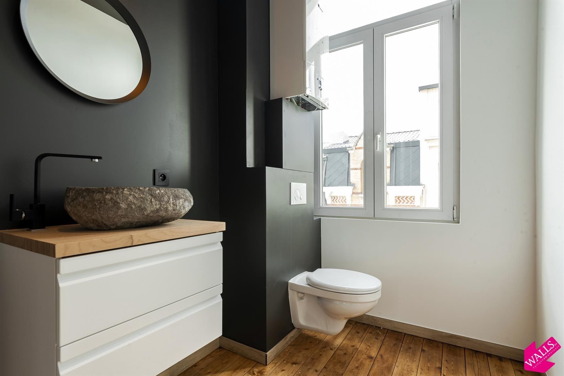 één slaapkamer appartement met terras foto 6