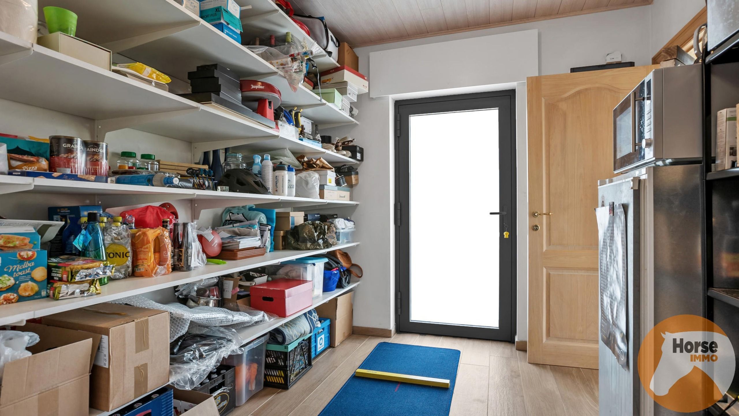 MOERBEKE - Instapklare woning met aanpalende weide en stallen foto 7