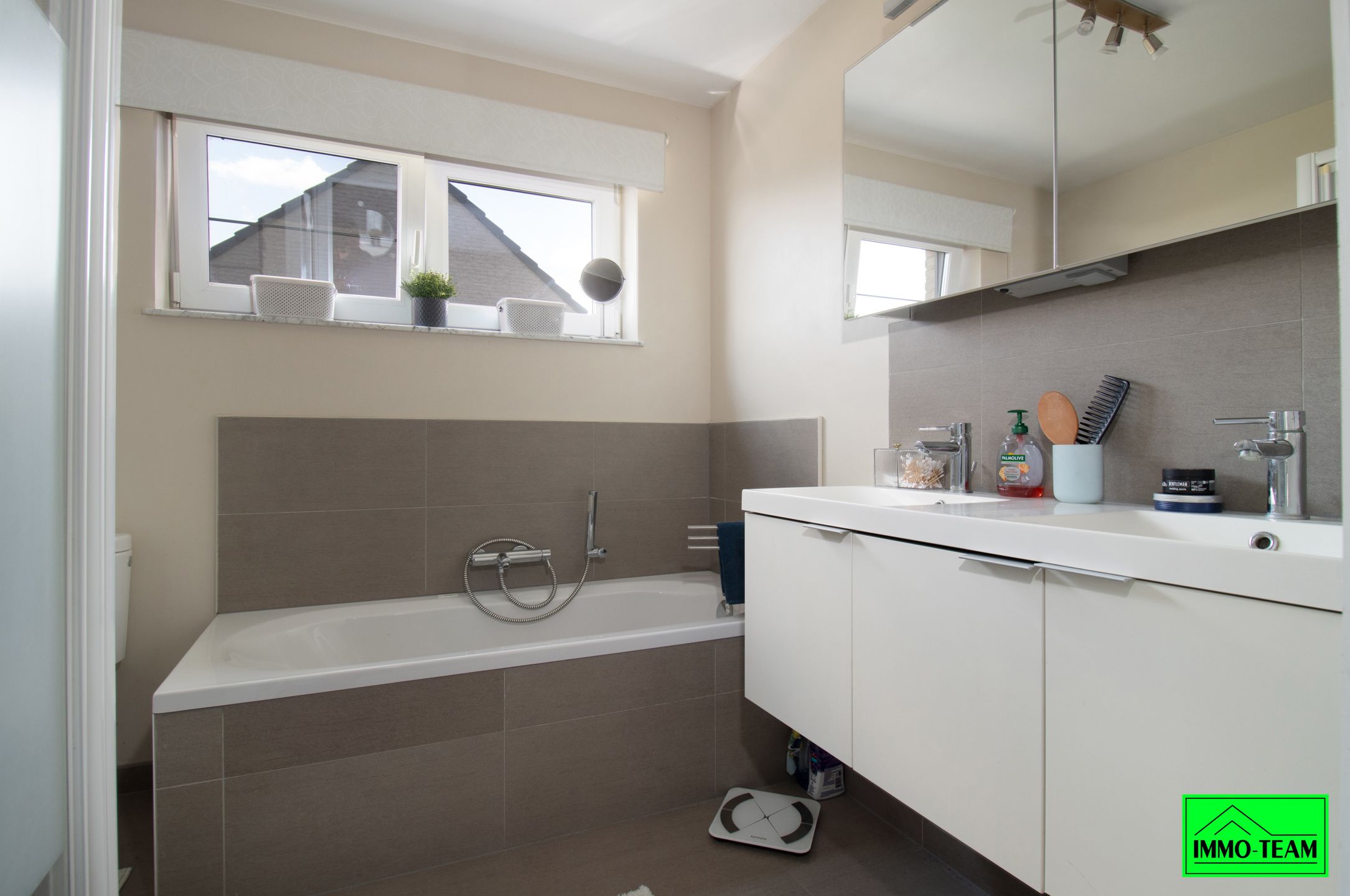 Rustig gelegen en energiezuinige 3-gevelwoning foto 8