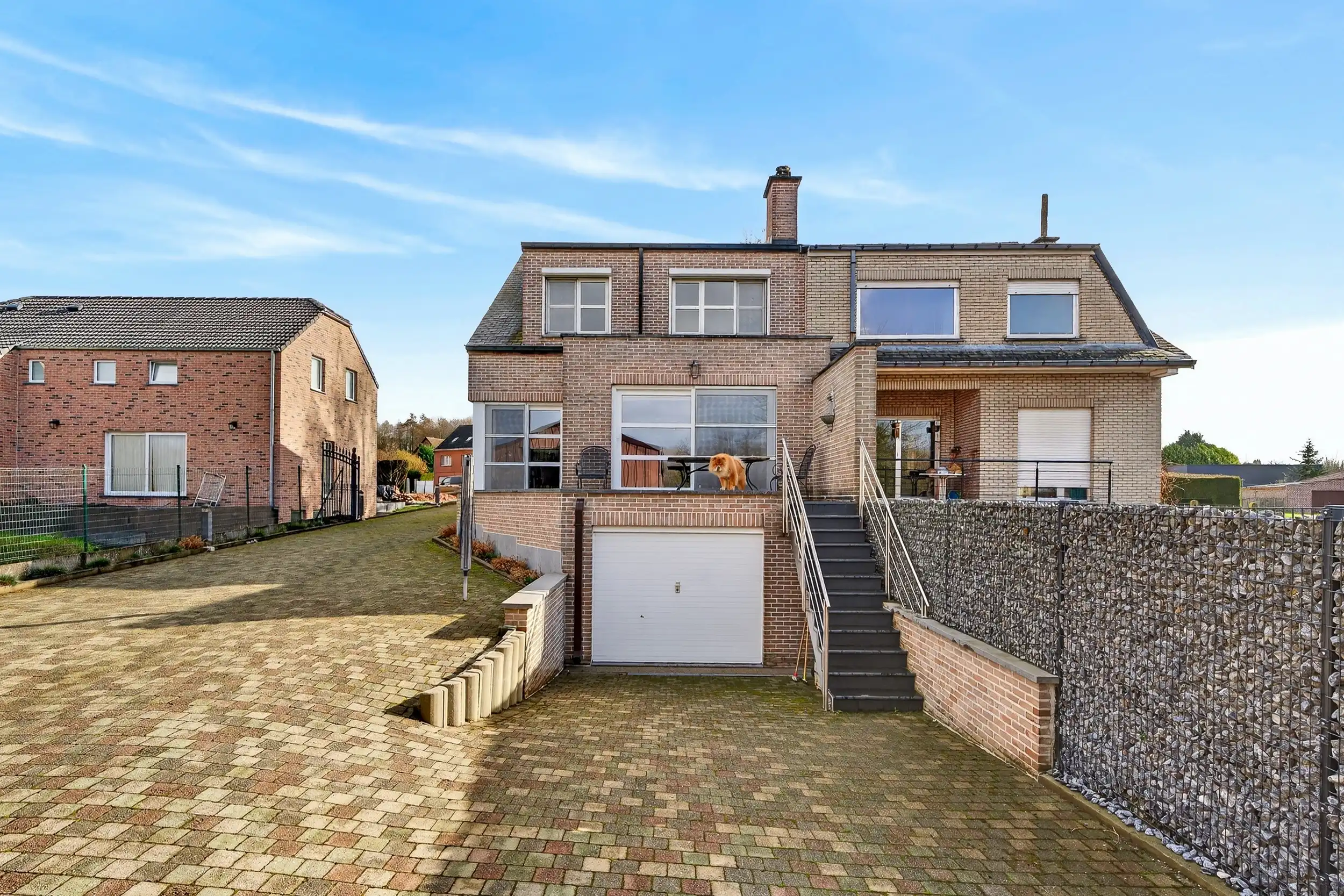 Handelshuis met loods op toplocatie foto 21