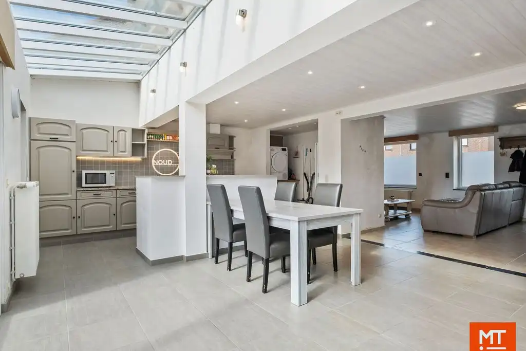 Halfopen woning te huur met 3 slaapkamers en tuin foto 4