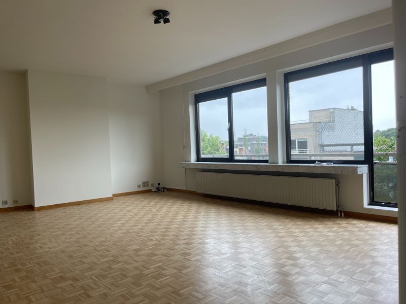 Zeer ruim appartement in centrum van Brasschaat foto 2