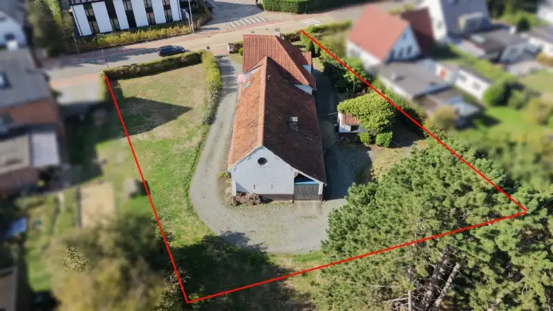 Charmante te renoveren hoeve van 300m² op 15 are foto 2