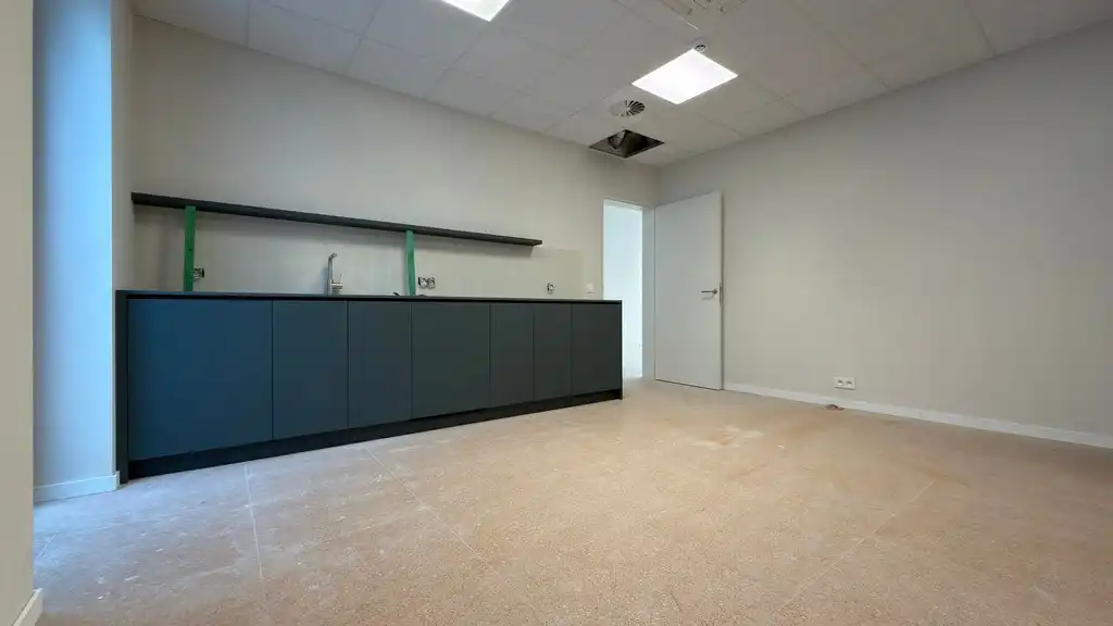 Kantoor te huur in gerenoveerd hoekpand met topligging op Meir Antwerpen foto 5