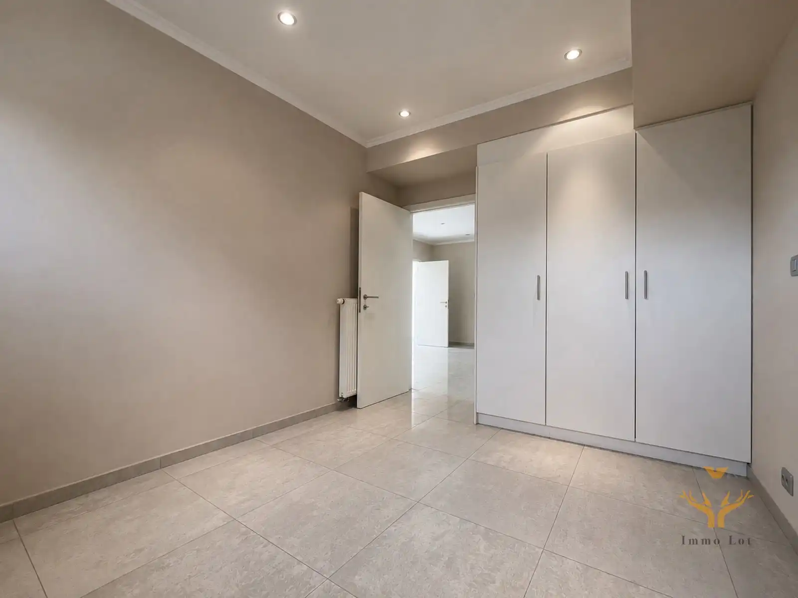 Luxueus, vernieuwd appartement met uniek zicht op Donkmeer foto 13