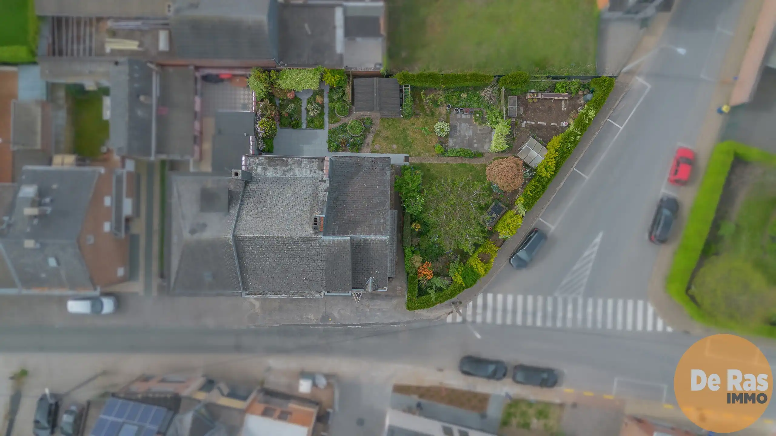 LIEDEKERKE - Ruime gezinswoning met tal van mogelijkheden foto 2