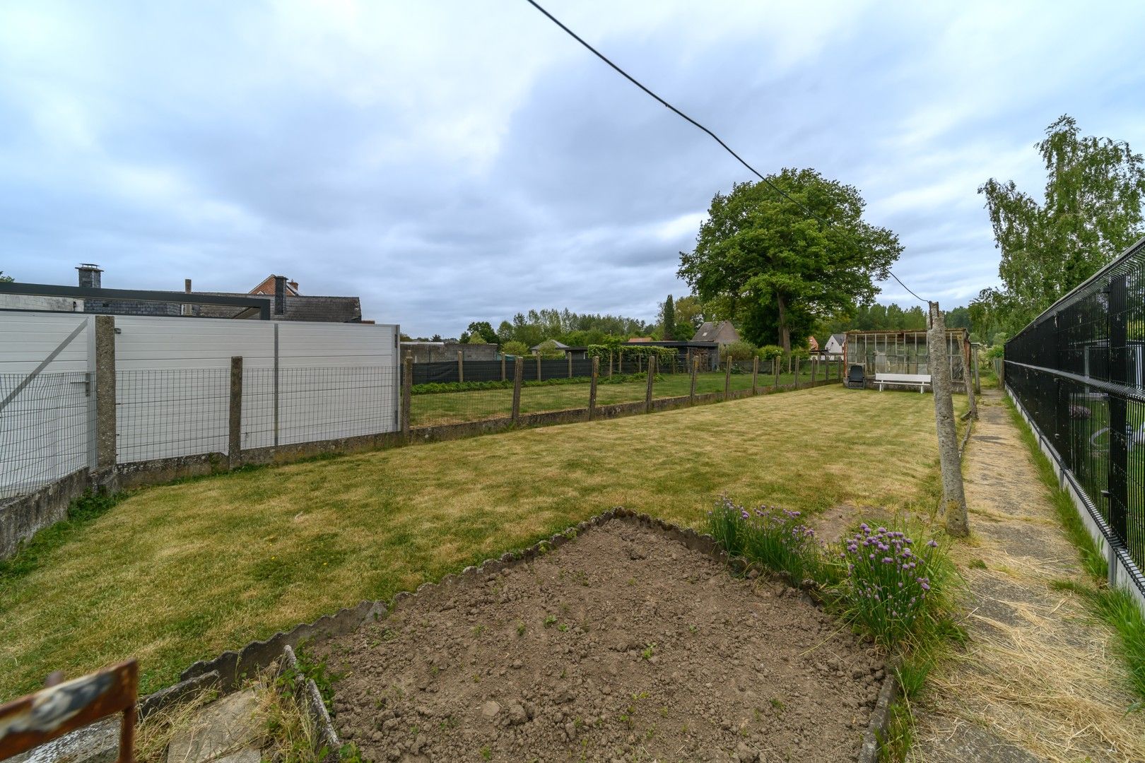 Te renoveren gezinswoning met tuin te Mere foto 15