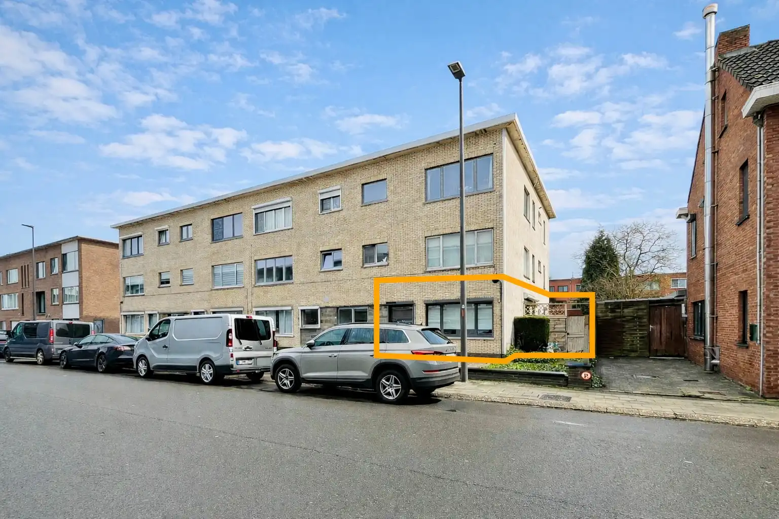 Gerenoveerd hoekappartement GLV  (2 slpks + dressing/bureau/babykamer) met tuin en garage foto 26