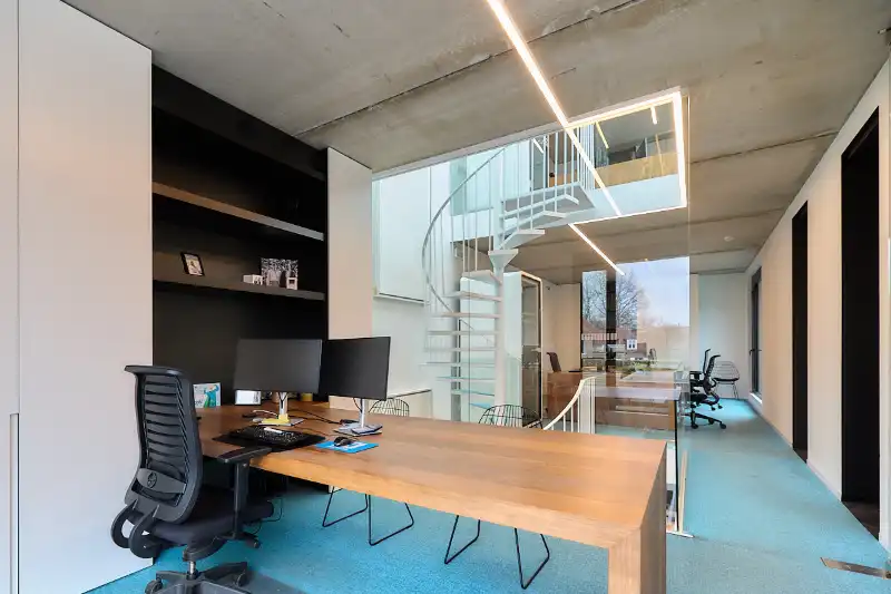 Uniek kantoorgebouw te koop langs de Westlaan te Roeselare foto 24