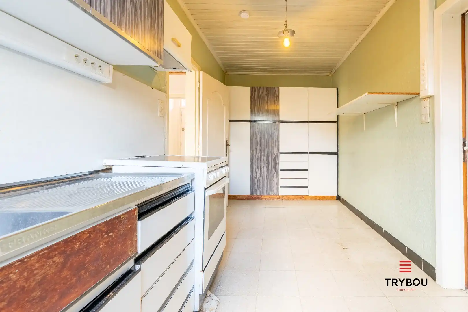 Gelijkvloerse woning met 2 garages in het centrum van Houthulst foto 15